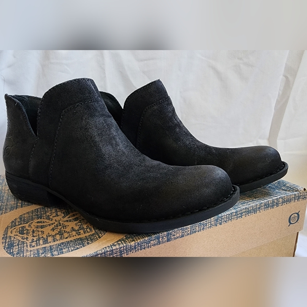 Born Black Ankle Boots Sleek Suede Design